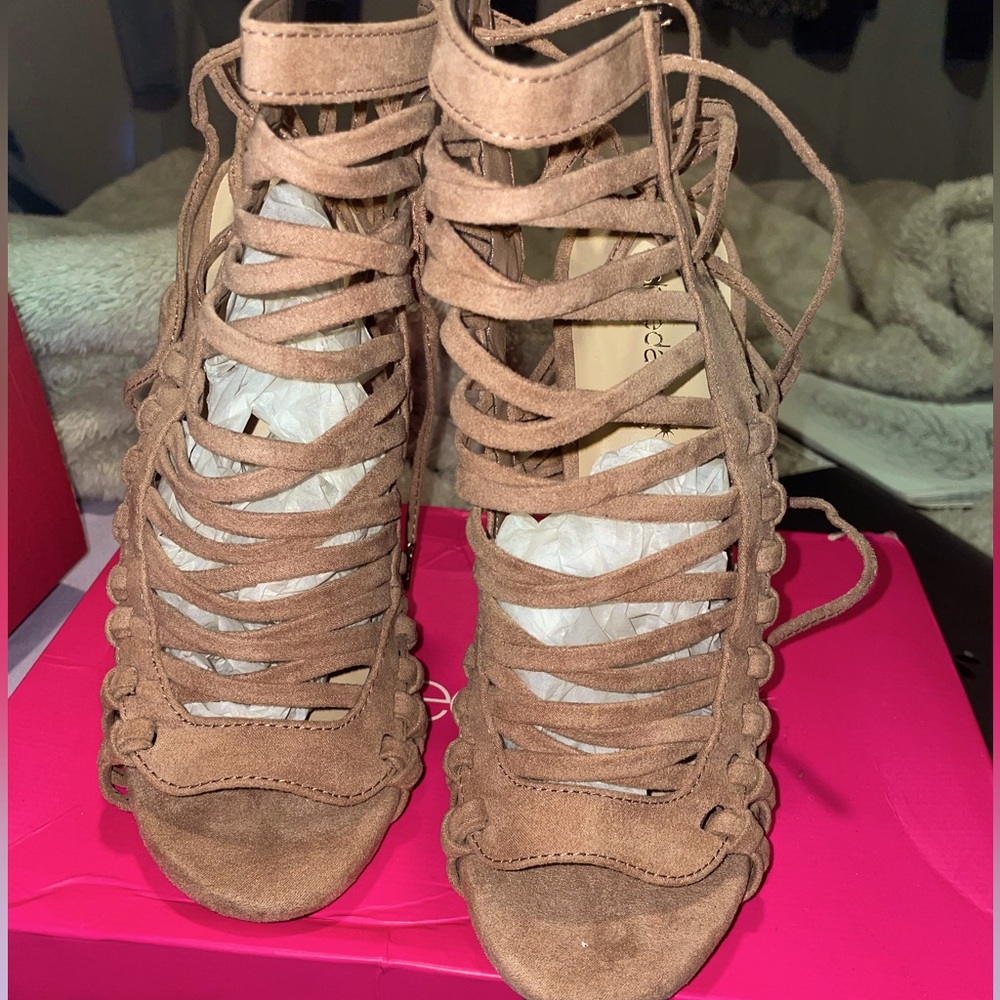 SHOE DAZZLE super cute high heel sandals